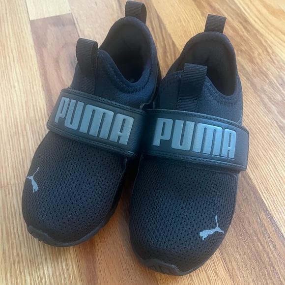 Puma Black Sneakers with Slip-On Design and Elastic Strap - Picture 1 of 4